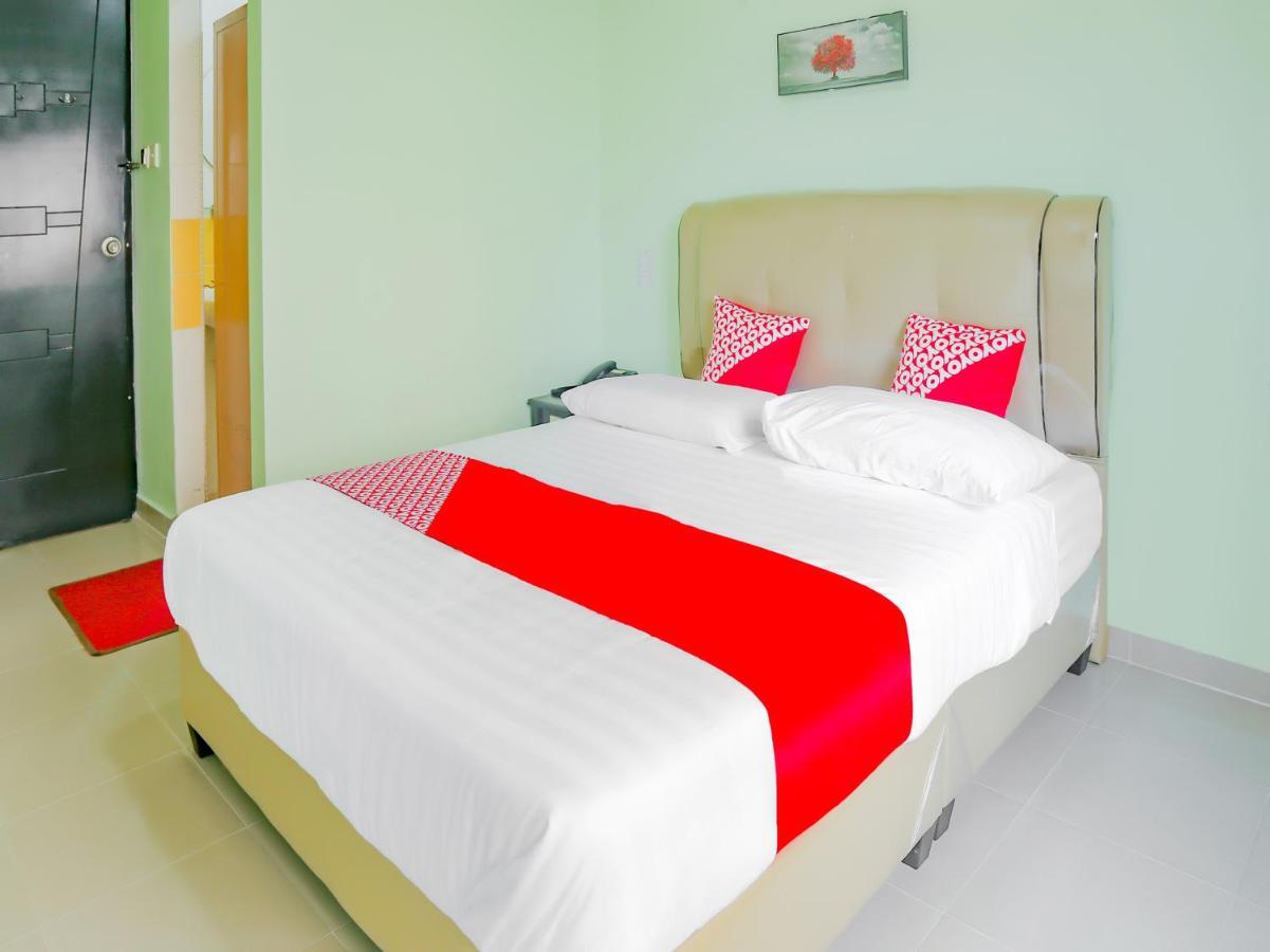 Oyo 90269 Hotel Indorasa 2 Jodoh  Экстерьер фото